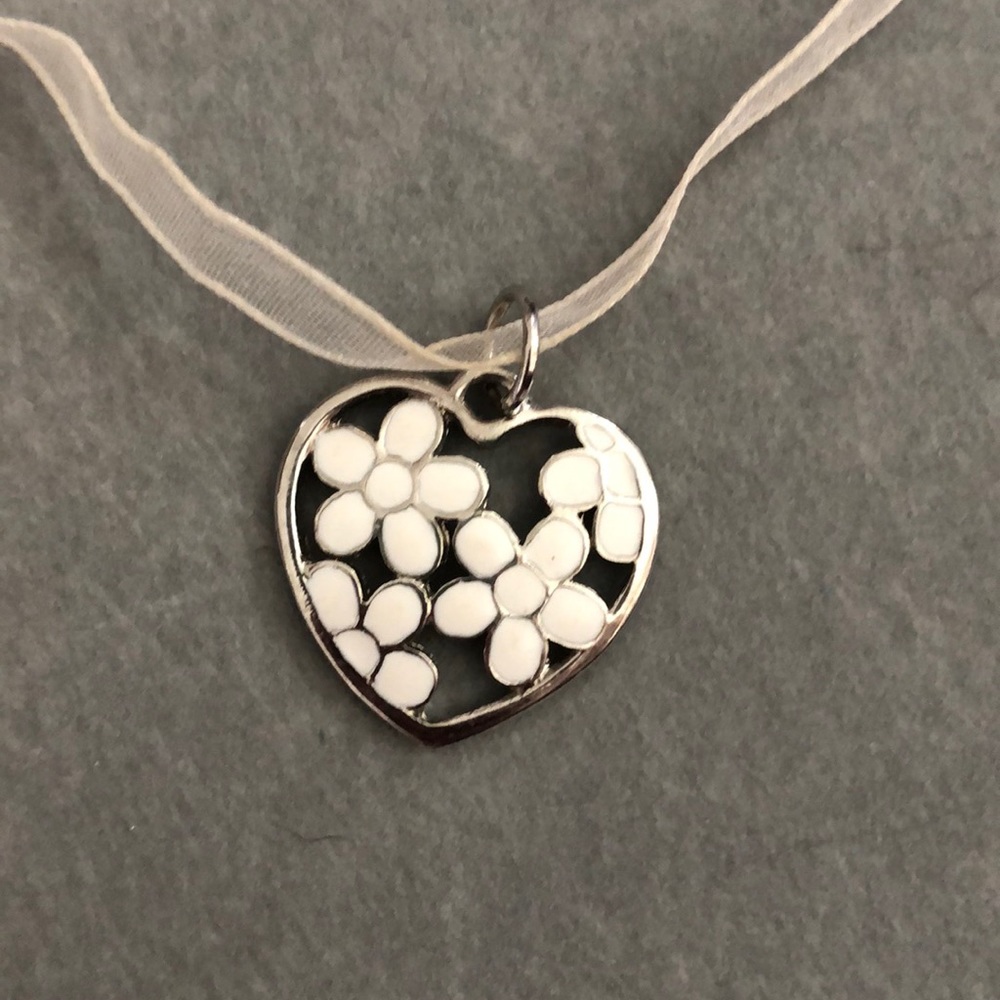 Heart floral necklace